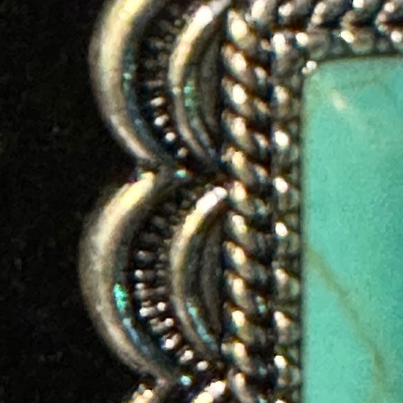 Gorgeous Turquoise Necklace - Picture 3 of 4